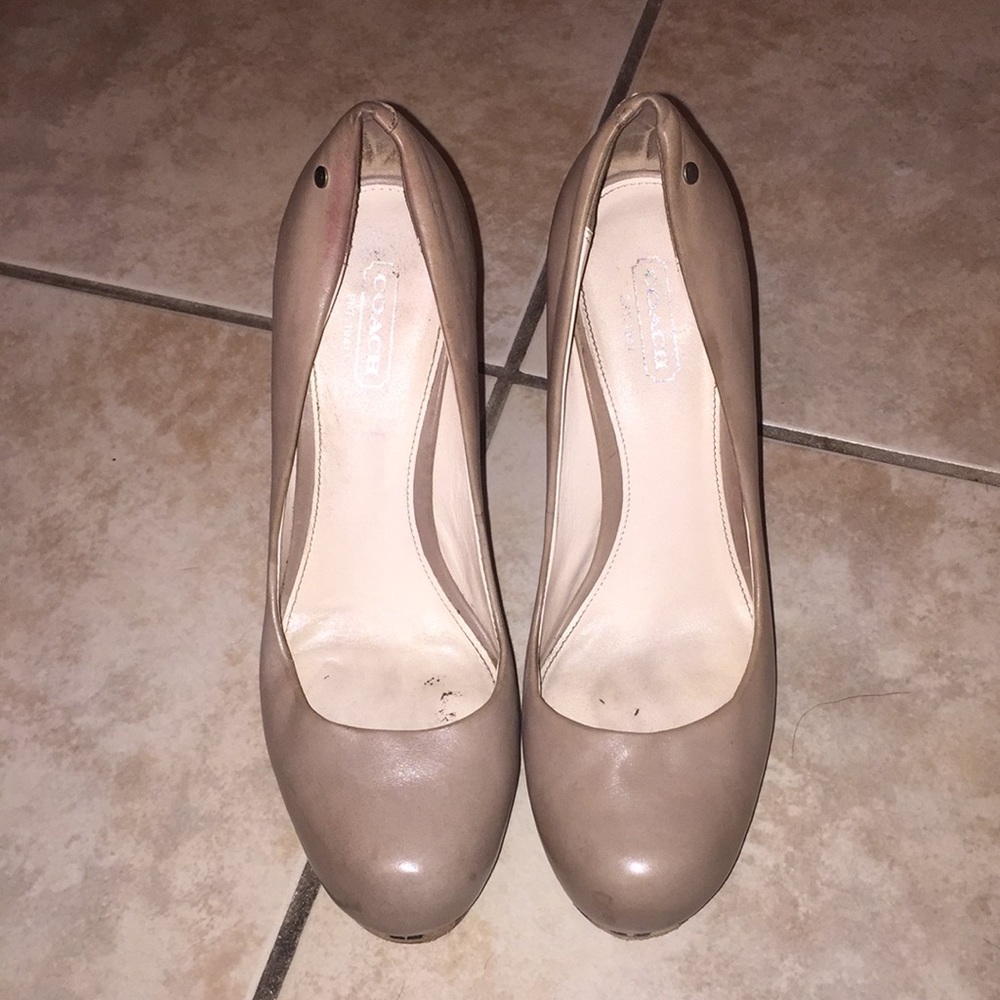 COACH ALEXA Nude Round-Toe Heels